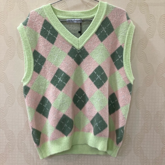 ZARA Sweater Vest - Picture 3 of 8